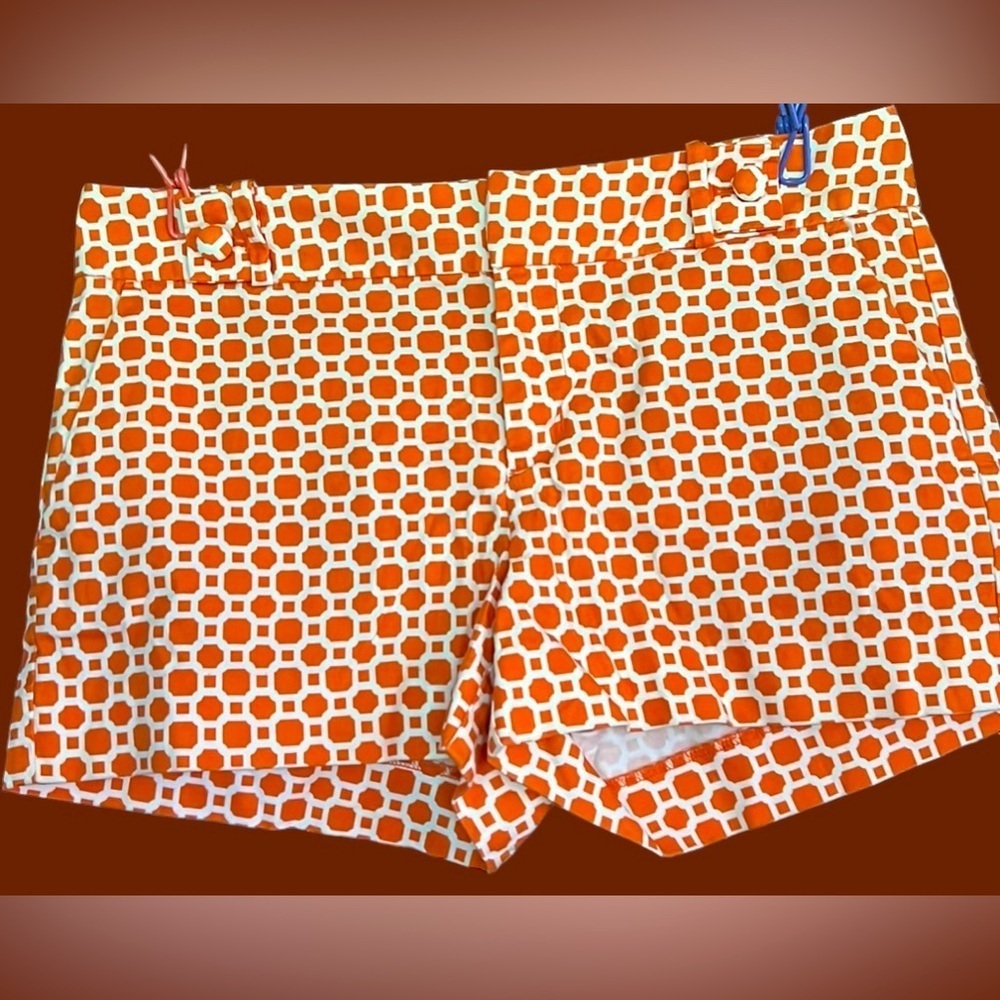 BANANA REPUBLIC Orange/Cream Pattern, Mid Rise, Ryan Fit 3” Shorts, Size 6, EUC.